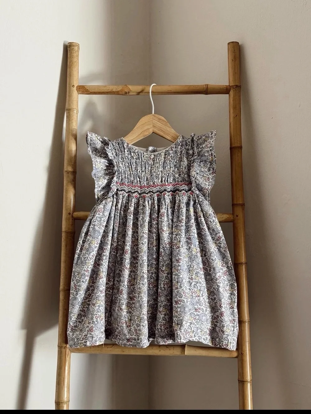 Unit 🦢 brand dress (European), made of organic cotton Super cute.